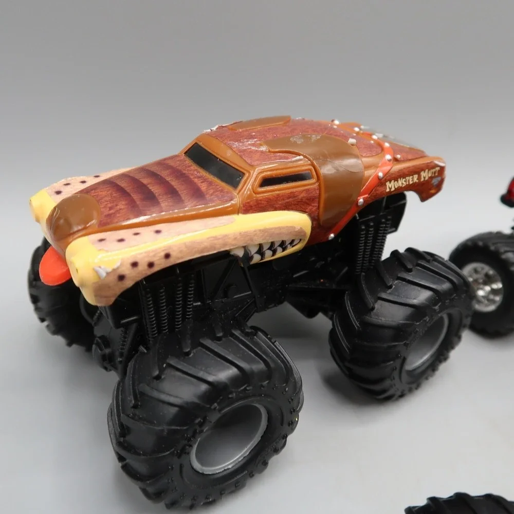 Hot‎ Wheels Monster Jam Truck Marvel Captain America Nightmare Star Stripes lot